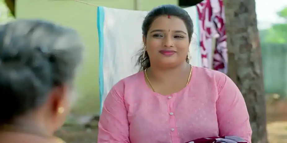 Krishna Priya Mocks Kochammini - Akale