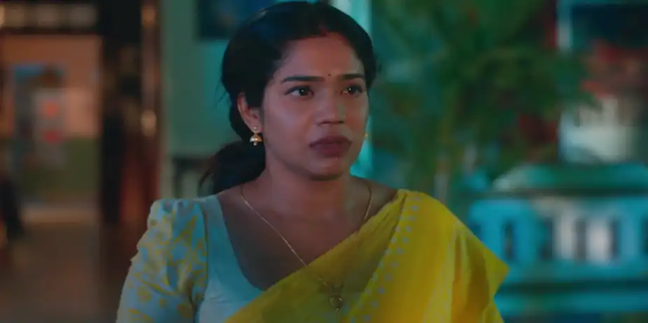 Prakash Lies to Suchitra - Manathe Kottaram