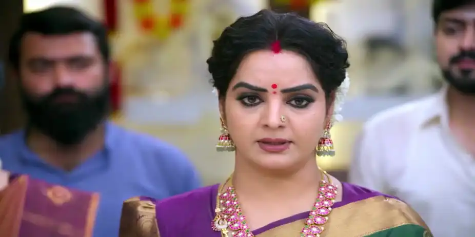 Leelavathy Stops Parmeshwaran - Annamalai Kudumabam