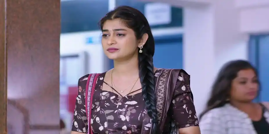 Nalini's Call Leaves Lakshmi Shaken - Adi Lakshmi Purana