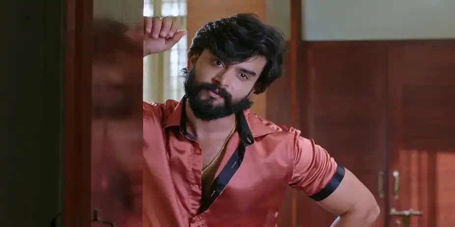 Parshu Pretends to Help Rathna - Annayya