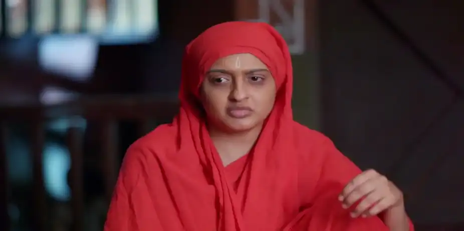 Gopika Speaks about Her Husband - Sri Raghavendra Mahathme
