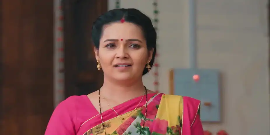 Kailash Gives Shriniwas's Family Some Good News - Lakshmi Nivas
