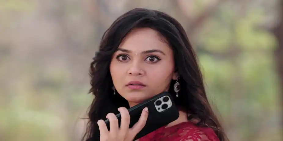 Radhika Slaps Isha - Lakshmi Nivas