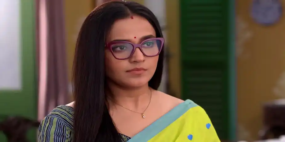 Urmi Apologises to Adi - Anondi