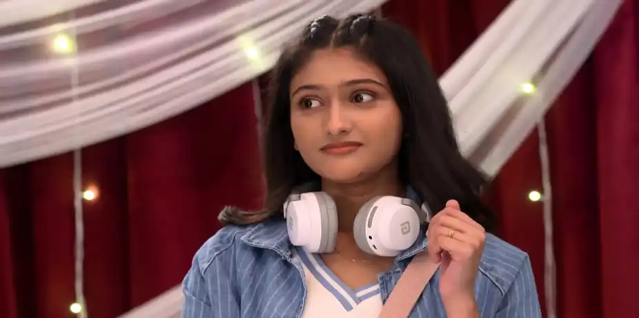 Urmi's Straightforwardness Impresses All - Anondi