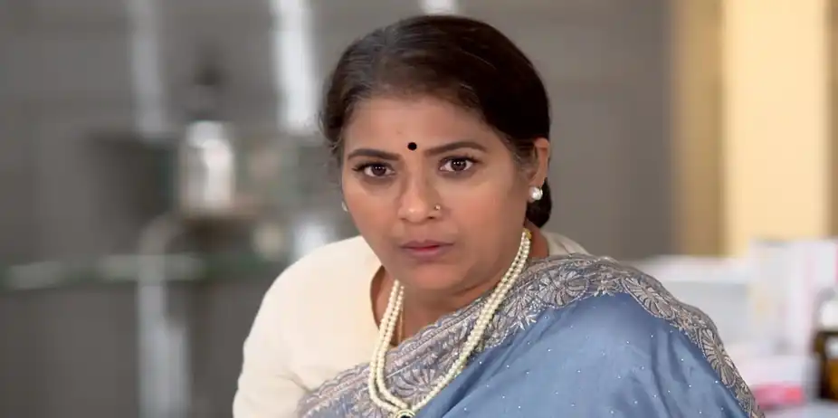 Rajlokshmi Is Taken to the Asylum - Chirodini Tumi Je Amar