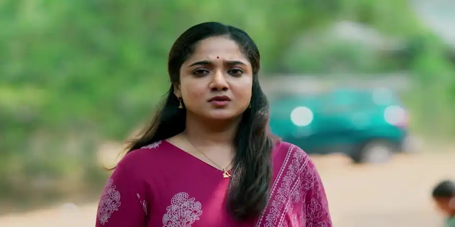Ratna Asks Parvathi to Dissuade Giri - Valyettan