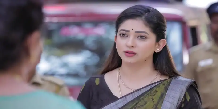 Bharathi Confronts Bhavani - Idhayam