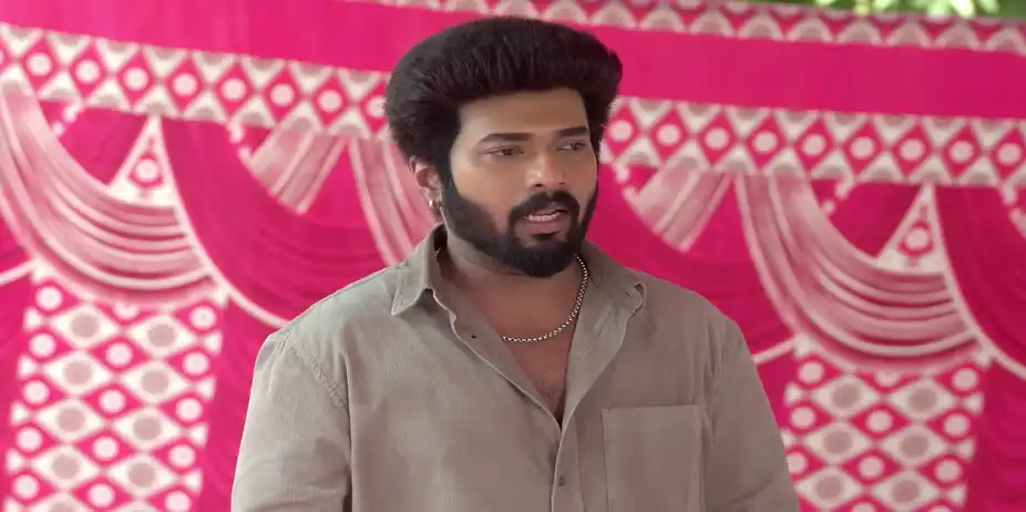 Karthikeyan Reassures the Villagers - Karthigai Deepam