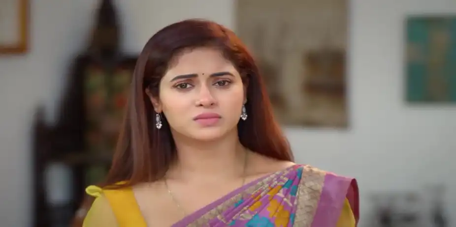 Maya Lashes out at Padma - Sandhya Raagam