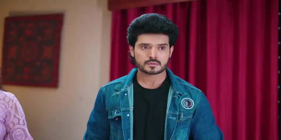 Partha and Mahima's Words Surprise Goutham - Amruthadhaare
