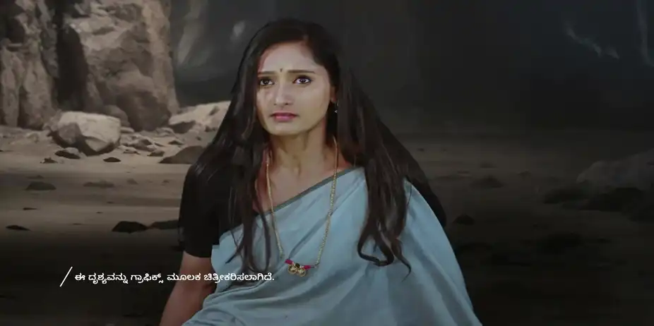 Durga Worries about Escaping Danger - Naa Ninna Bidalaare