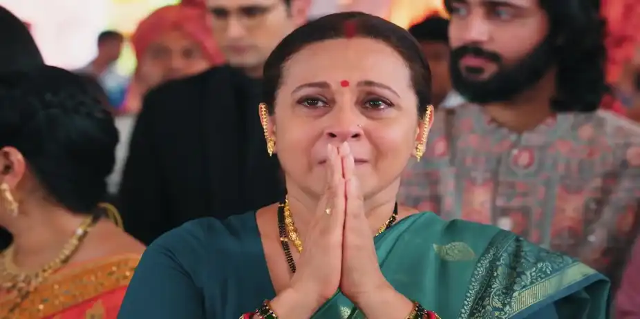 Lakshmi Gets Emotional on Seeing Her Father - Lakshmi Nivas