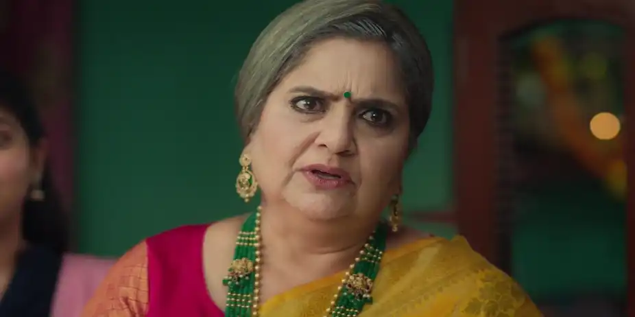 Gayatri Gives Anu Their Ancestral Necklace - Tumm Se Tumm Tak