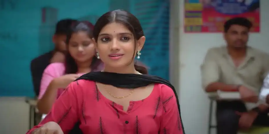 The Teacher Spills Juice on Chithra - Chinnan Siru Kiliye