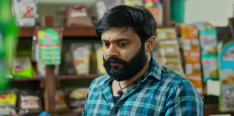 Giri Panics over Rani's Arrival - Valyettan
