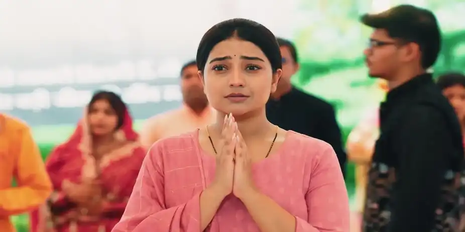Veer and Radhika Seek Answers from the Goddess - Lakshmi Nivas