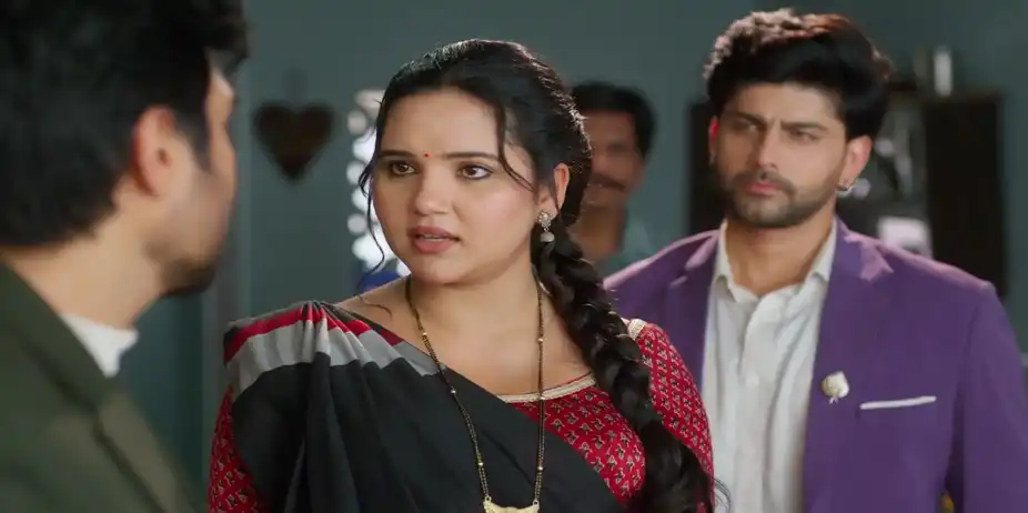 Chandrika Supports Vasudha Before Samar - Vasudha