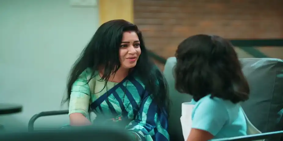 Minchu Is Surprised By Her Parents' Words - Amruthadhaare