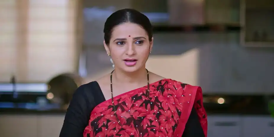 Veena Teases Lakshmi - Lakshmi Nivasa