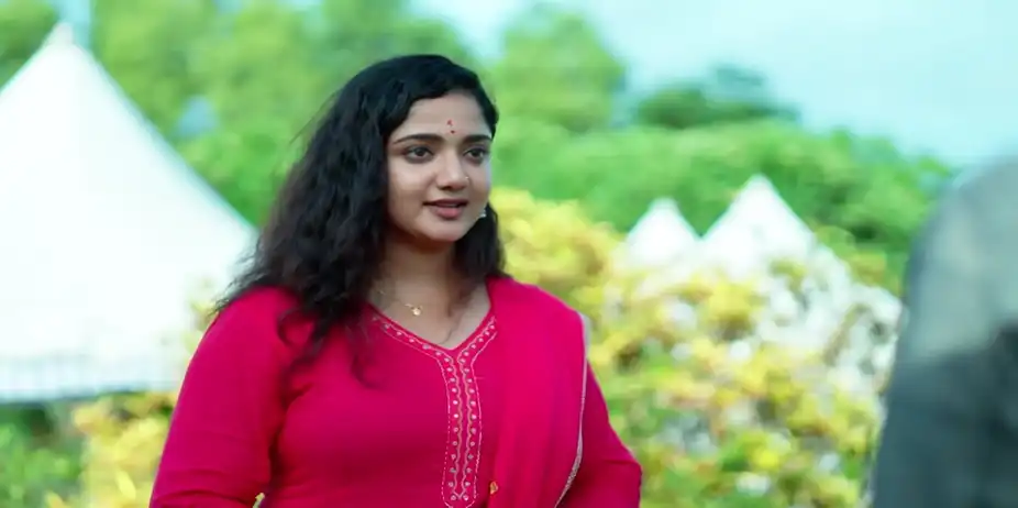 Parvathi's Words Shatter Giri - Valyettan