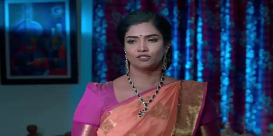 Chandrakala's Assumption - Karthigai Deepam