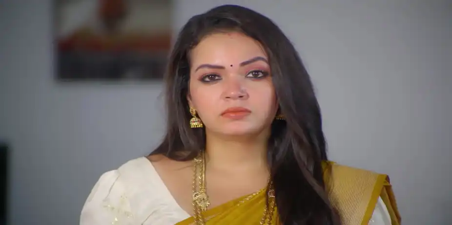 Parvathy Responds Arrogantly to Ramaniamma - Sandhya Raagam