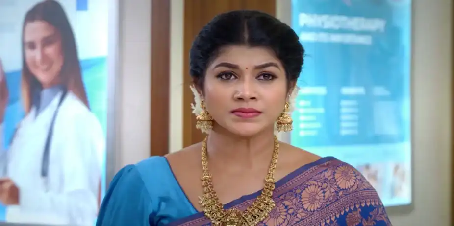 Bhuvanehwari's Fake Concern - Sandhya Raagam