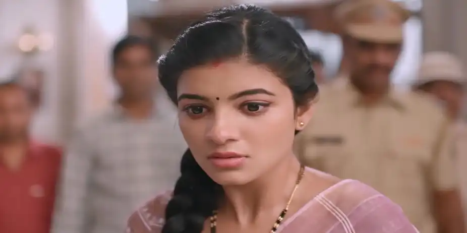 Saroja Fumes on Seeing Saru - Saru