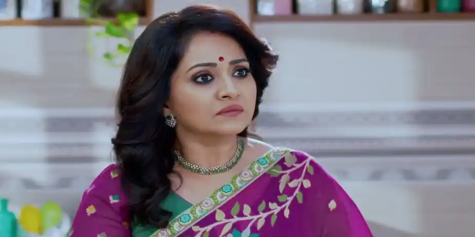 Meenakshi Urgently Sends for Kusum - Kusum