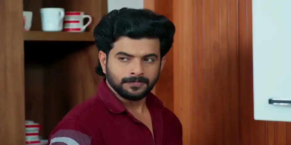 Raju Locks Deepak - Akale