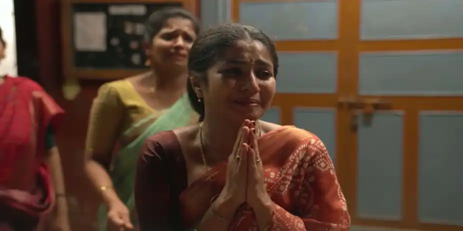 Indhu Seeks Help - Chinnan Siru Kiliye