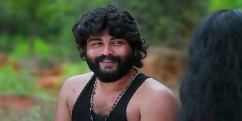 Veera Scolds Maaran - Veera