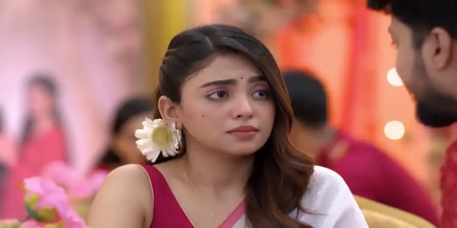 Priti Confides in Shanu - Kamala Nibas