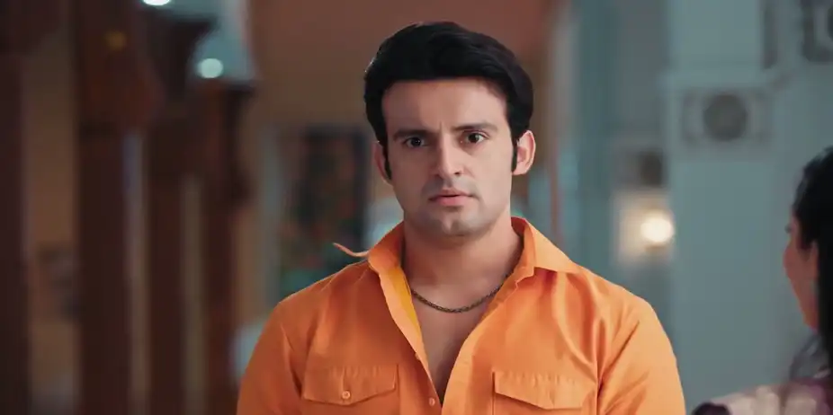 Devika Asks Veer to Support Radhika - Lakshmi Nivas