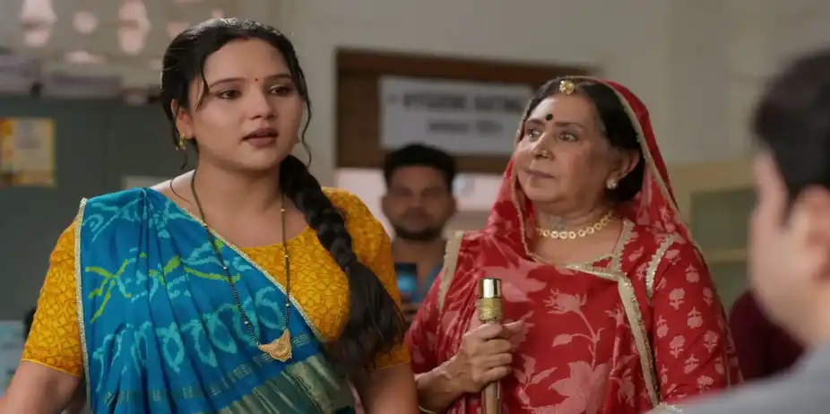 Vasudha Scolds a Government Employee - Vasudha