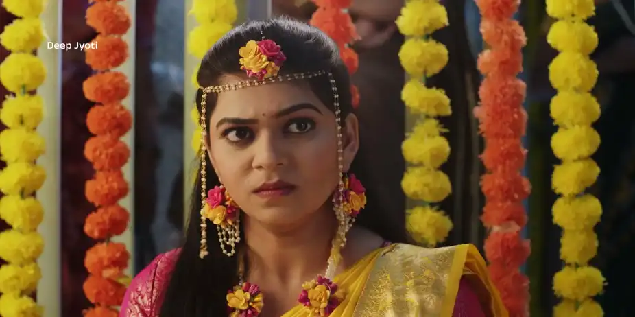 Deep and Jyoti Share a 'Haldi' Moment
