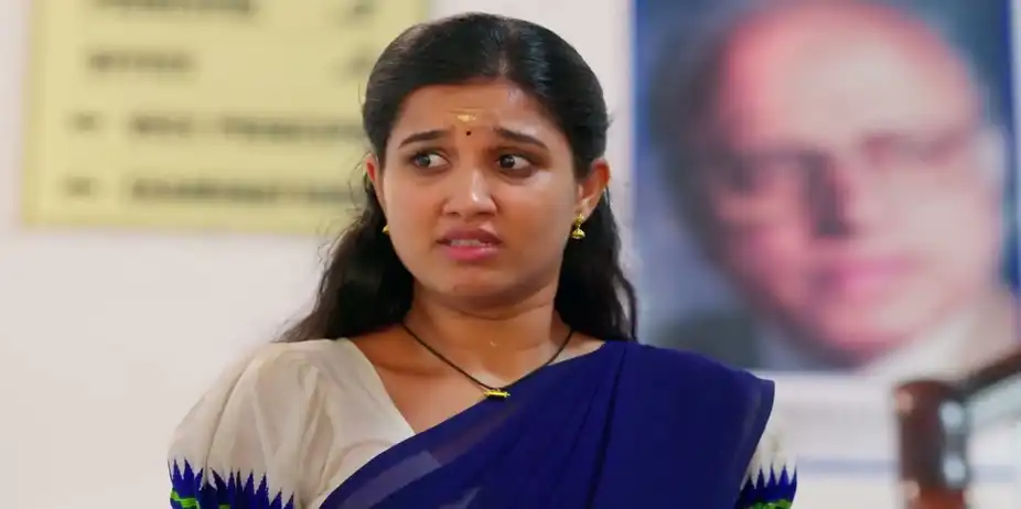 Mahi Comes To Pick Kalyani - Chembarathy