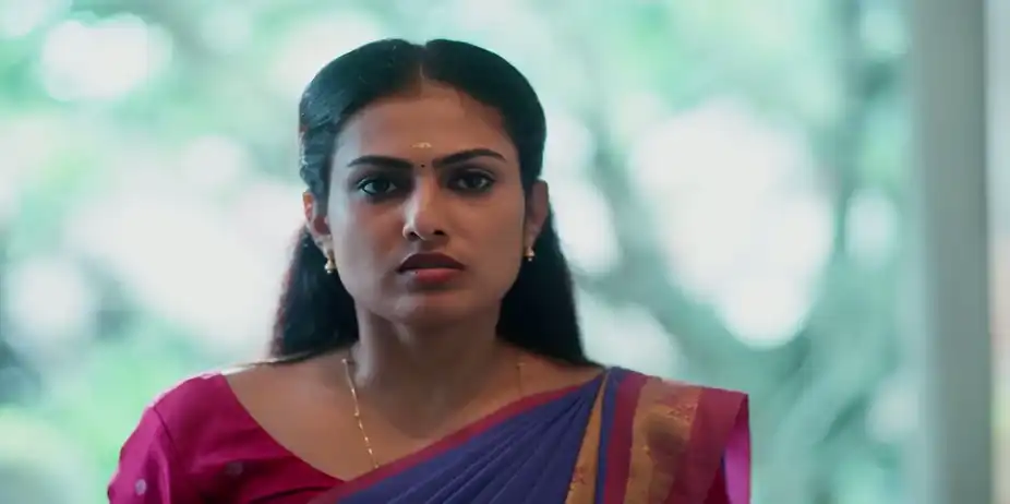 Reshmi Has a Word with Her Sisters - Valyettan
