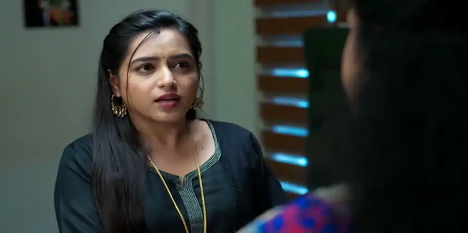 Yamini Talks About Anandan Pillai - Akale