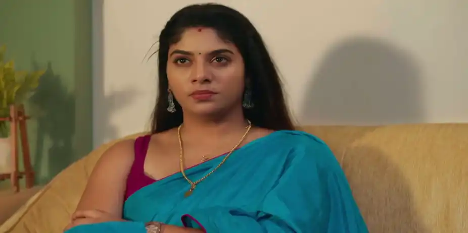 Kalyani Blackmails Aishwarya - Chembarathy