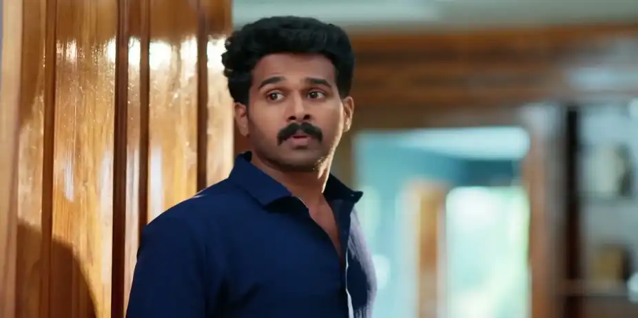 Daksha Tries to Befriend Mahi - Chembarathy