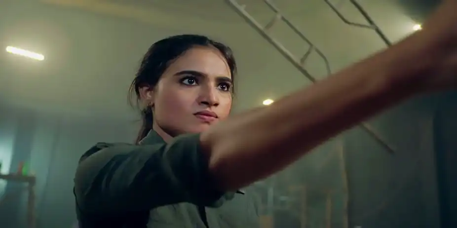 Kiran Is Held at Knife Point - Durga