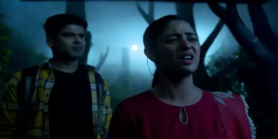 Parul Looks For Gayatri - Parineeta