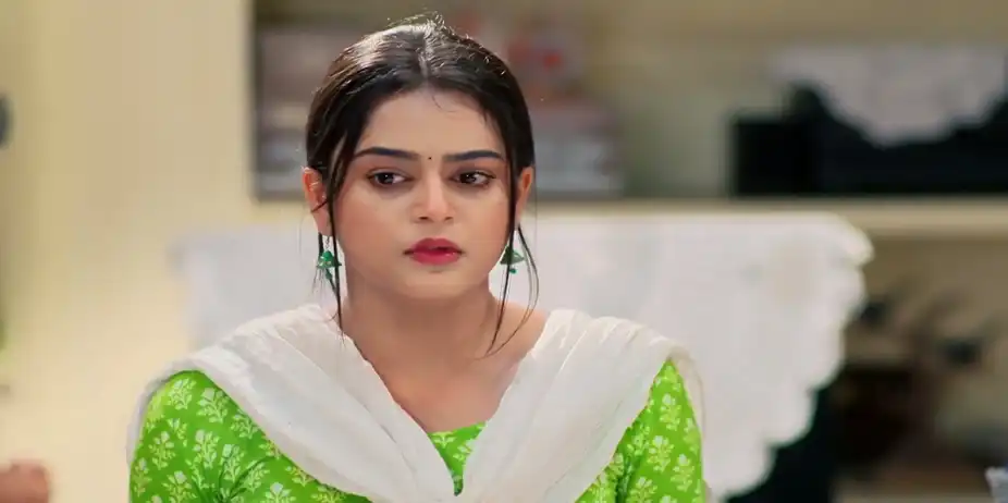 Lata Insults Brishti's Family - Saat Pake Bandha