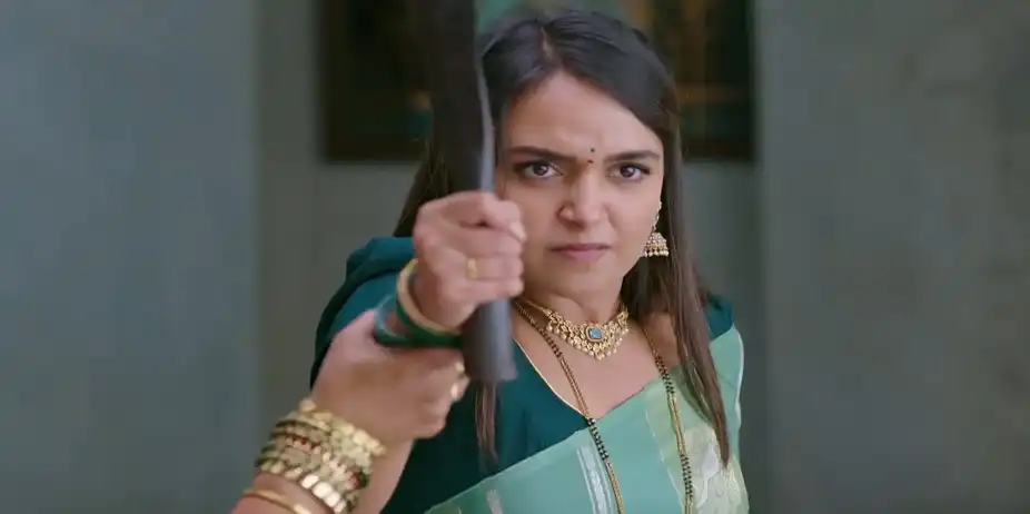 Saubhagya Calms Parvathi - Annayya