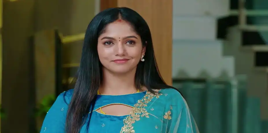 Nidhi Stops Sanjay - Karna