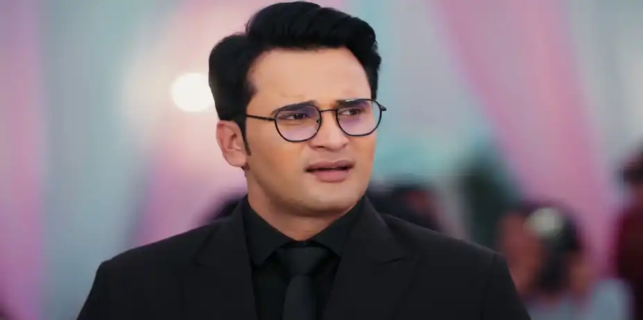 Raj Advises the Jaiswal Family - Lakshmi Nivas