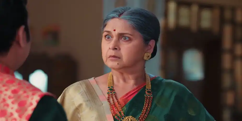 Nalini Cries for Veer - Lakshmi Nivas